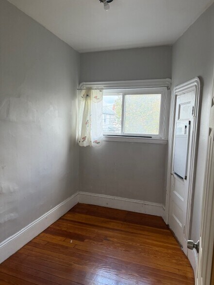 Building Photo - 29 Locust St