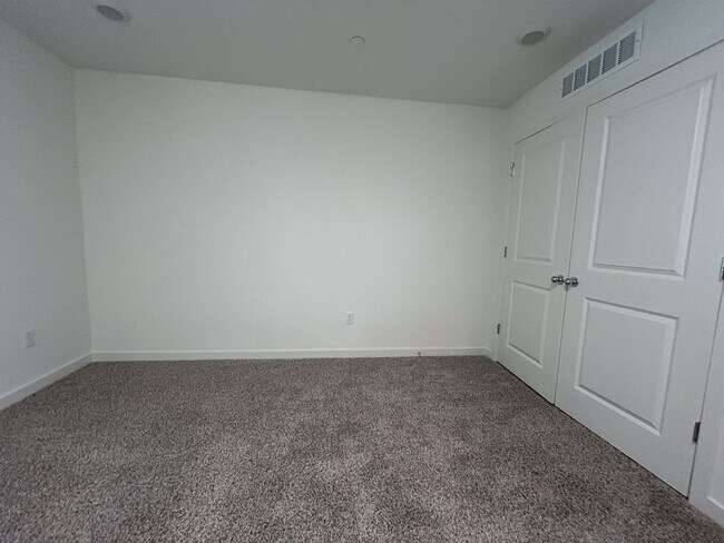 Building Photo - BRAND NEW 3 Bedroom Home for Rent in Redding CA