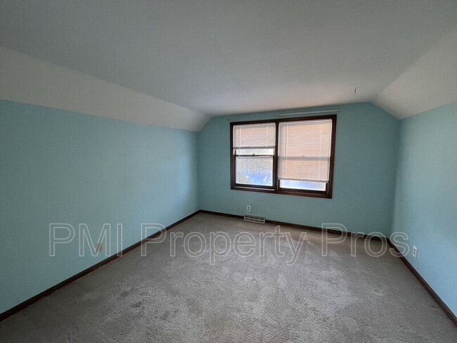 Building Photo - 3204 Chateau Ct