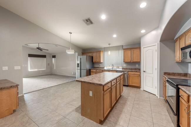 Building Photo - Spacious Floor Plan in Copper Basin