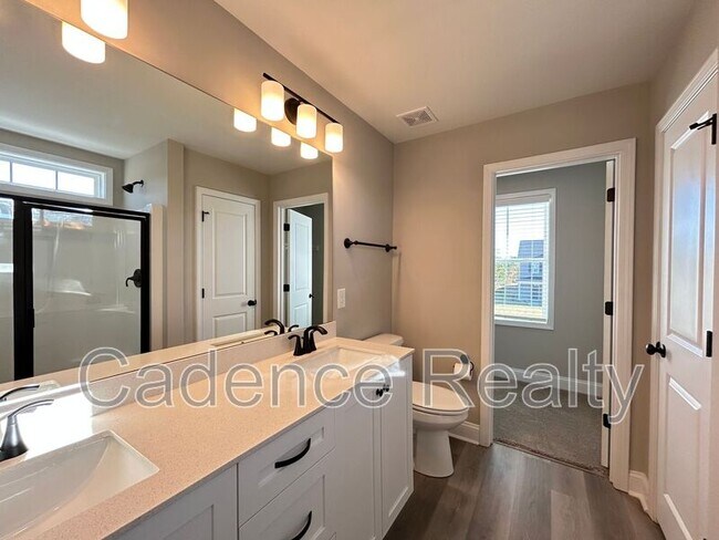 Building Photo - 1637 Grey Cliff Run