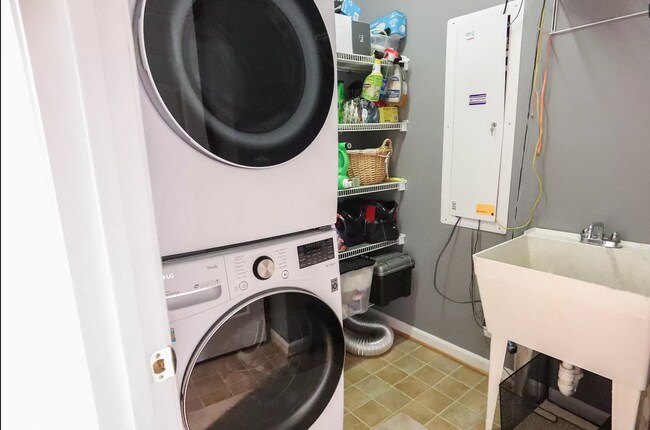 washer dryer - 41849 Inspiration Ter