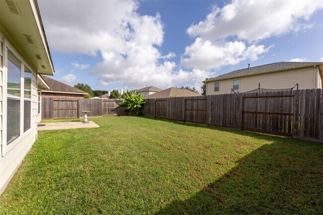 Building Photo - 25118 Hazel Ranch Dr