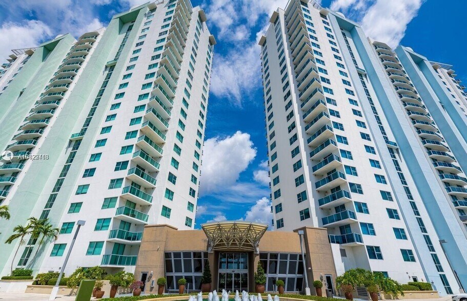Building Photo - 2641 N Flamingo Rd