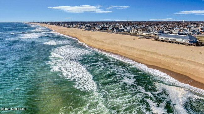 Building Photo - 403 14th Ave