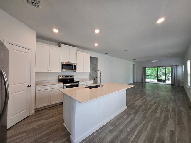 Building Photo - Beautiful 3-Bed, 2.5-Bath home in Tara Lane