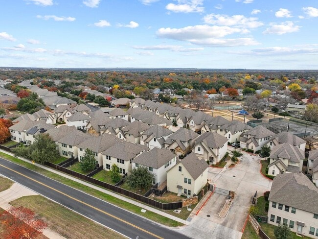 Building Photo - 13001 Hymeadow Dr