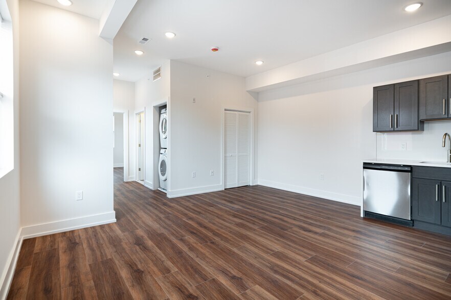 Building Photo - 212 Manheim St