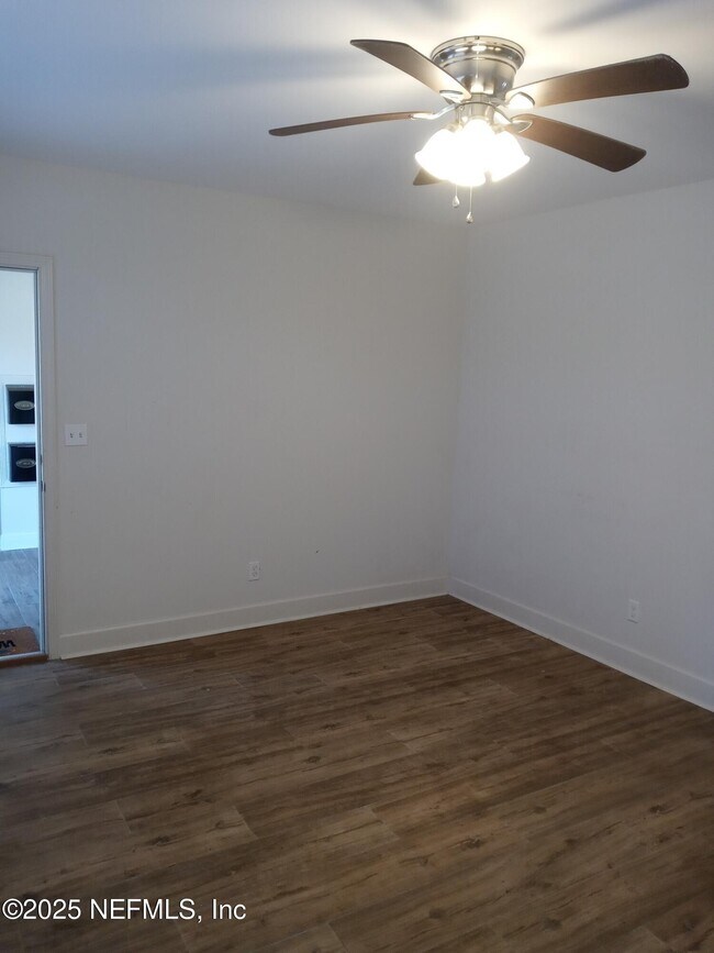 Building Photo - 1641 Larue Ave