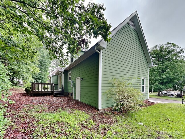 Building Photo - 612 Kankakee Ct