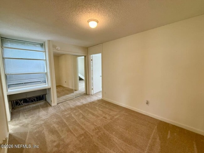 Building Photo - 222 7th St