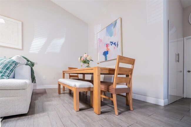 Building Photo - 1662 N 14th Terrace