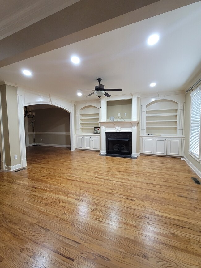 Building Photo - 340 Ridgemill View