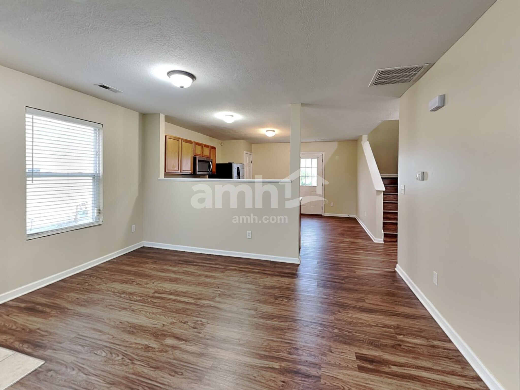 Building Photo - 1245 Cloverview St