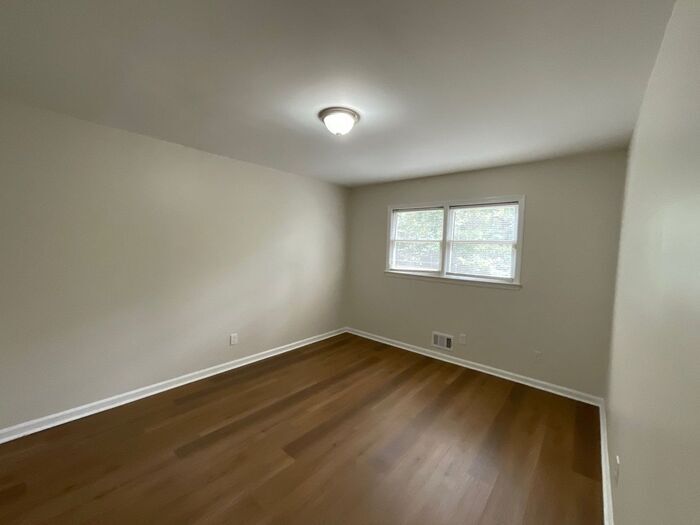 Building Photo - 3691 Idle Creek Dr