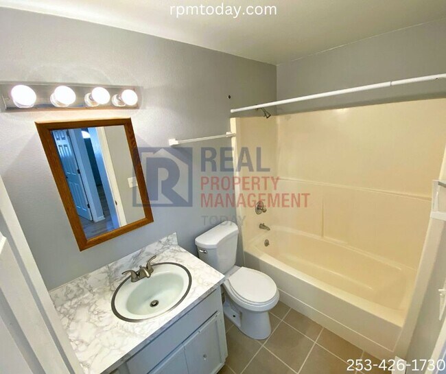 Building Photo - 8220-8222 143rd St Ct NW