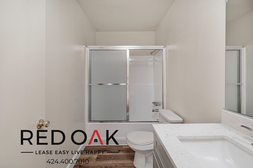 Building Photo - 12883 San Fernando Rd