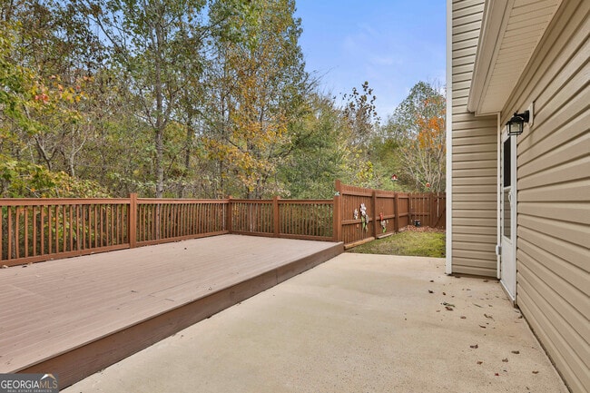 Building Photo - 227 Village Park Dr