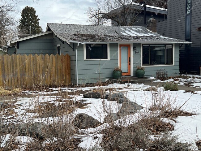 Building Photo - *Unfurnished* Charming, updated and walkable west side 3 BR + den/office