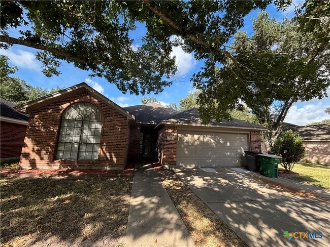 Primary Photo - 309 Spur Dr