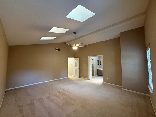 Building Photo - 39 Eagle Rock Pl