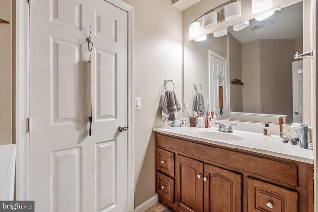 Building Photo - 14301 Grape Holly Grove