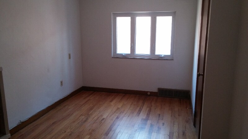 Building Photo - 6318 Glenview Pl