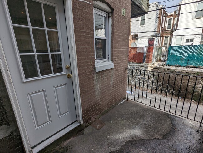 Building Photo - 1143 N 65th St