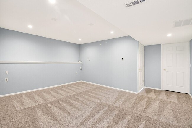 Building Photo - Stunning Custom Home in Sought-After District 20