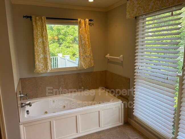 Building Photo - 958 Harbor View Dr