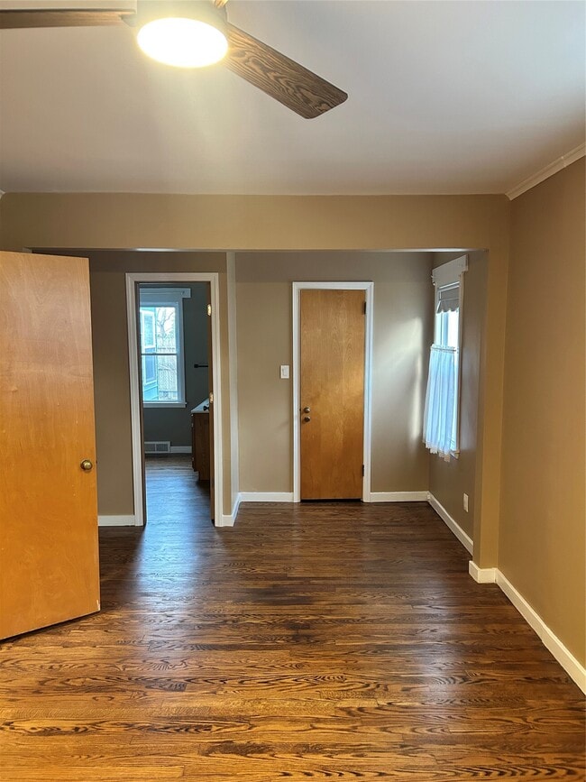 Building Photo - 74 Matthews St