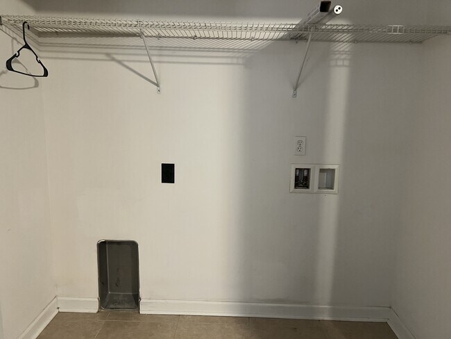 Building Photo - 6005 Fiori Dr