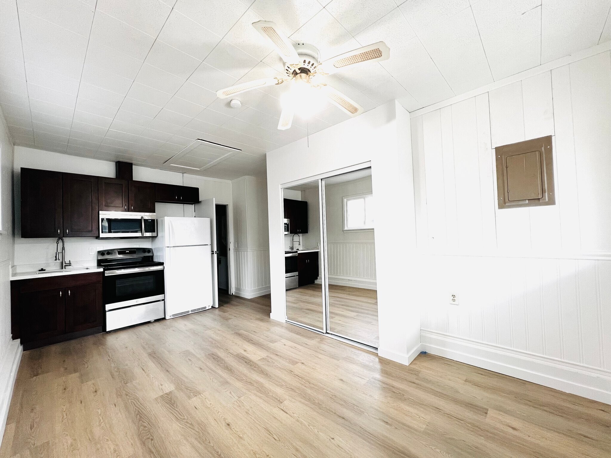 Building Photo - 25818 19th Ave S