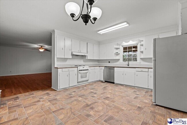 Building Photo - 2223 Camlin Ln