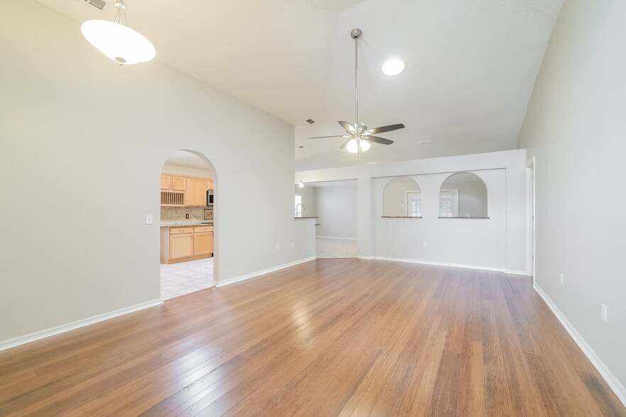 Building Photo - 128 Oak View Pl
