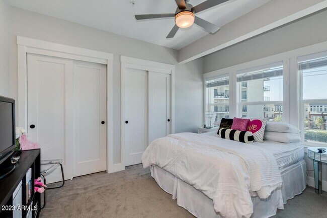 Building Photo - 816 N 3rd Ave