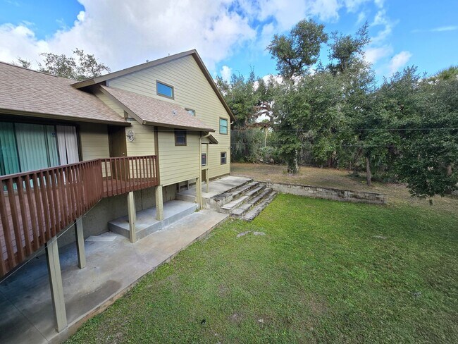 Building Photo - Rarely Available 3 bed/ 2 bath in Hidden River in Myakka