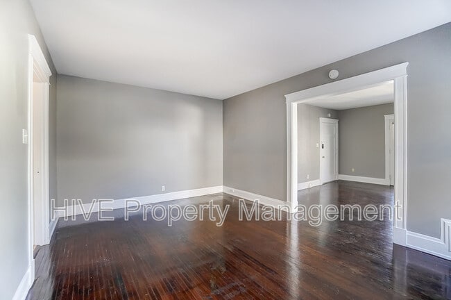 Building Photo - 3640 Besuden Ct