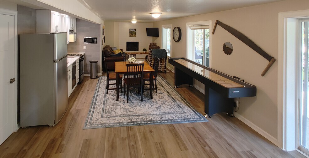 dining room - 1226 Bayview Ave