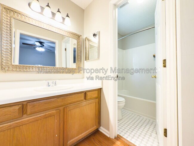 Building Photo - 4220 Old Brick Ct