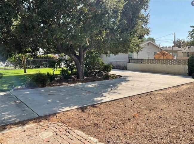 Building Photo - 4209 Jurupa Ave