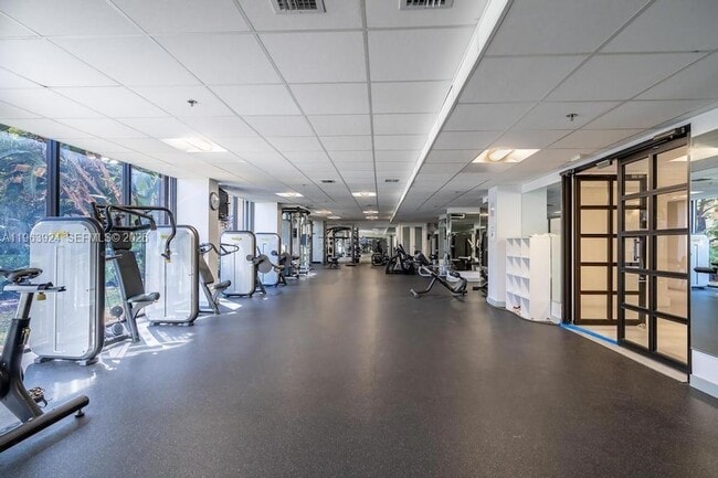 Building Photo - 540 Brickell Key Dr