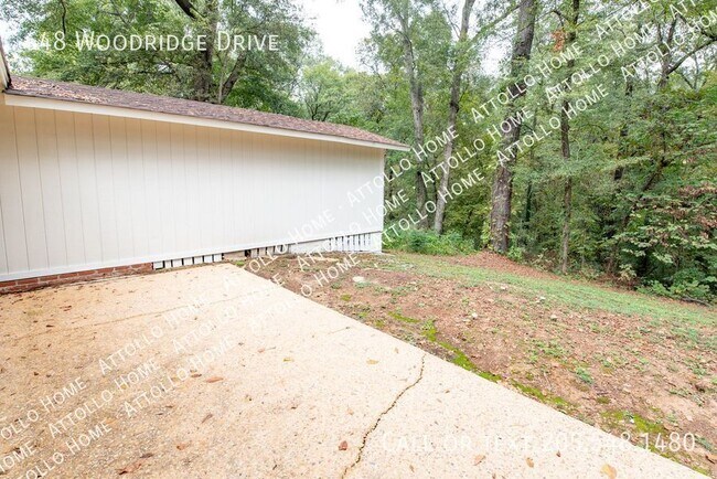 Building Photo - 648 Woodridge Dr