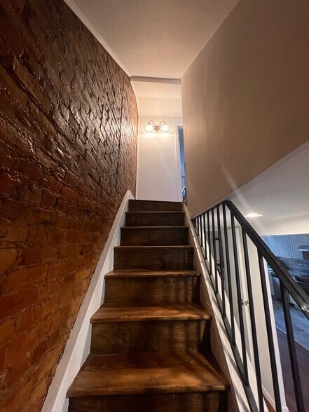 Building Photo - 447 Degraw St