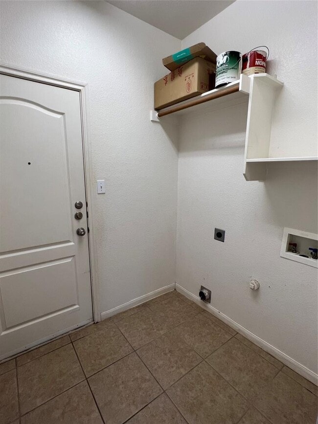 Building Photo - 2443 Salorn Way
