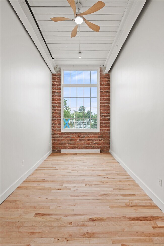 Building Photo - Spinning Mill