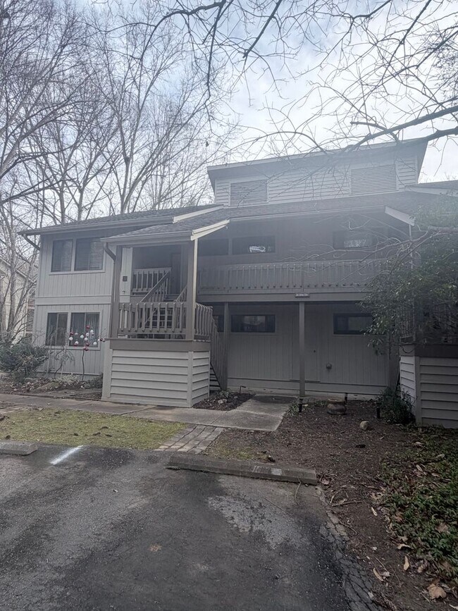 Building Photo - Great Location - 2 Bed, 2 Bath Condo Available Now!