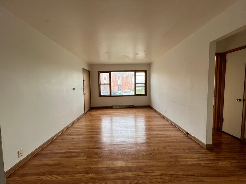Building Photo - 2600 W Holt Ave