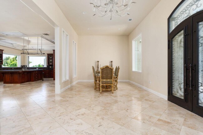 Building Photo - 14215 Killarney Dr