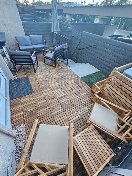 Building Photo - 266 E Via Escuela